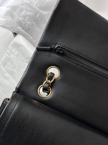 CHANEL Black Medium GHW