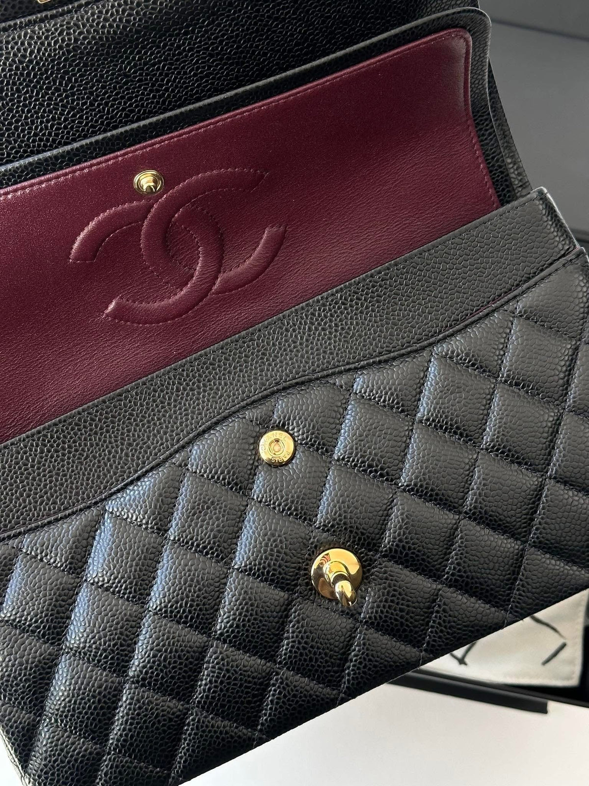 CHANEL Black Classic Medium GHW