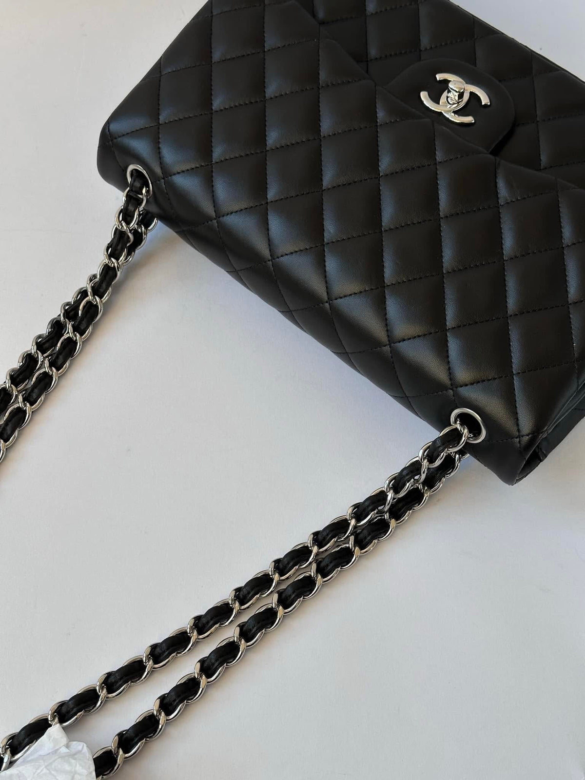 CHANEL Black Jumbo Doubleflap