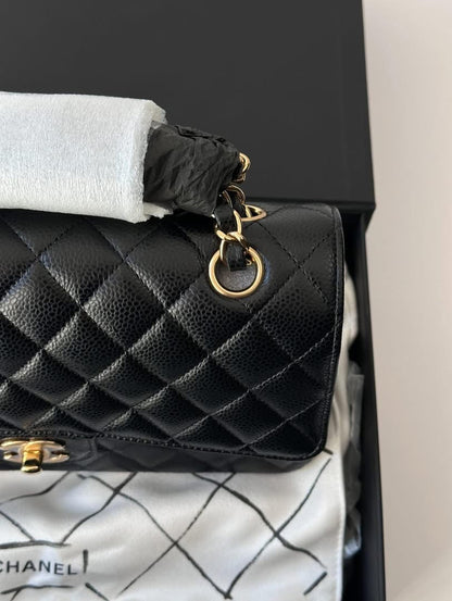 CHANEL Black Classic Medium GHW