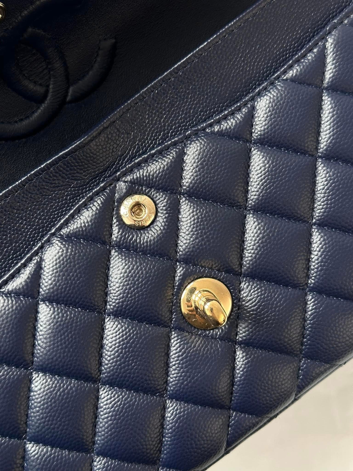 CHANEL Blue Classic Medium