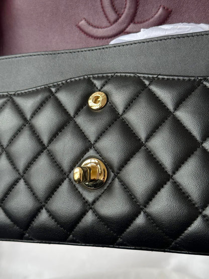 CHANEL Black Medium GHW