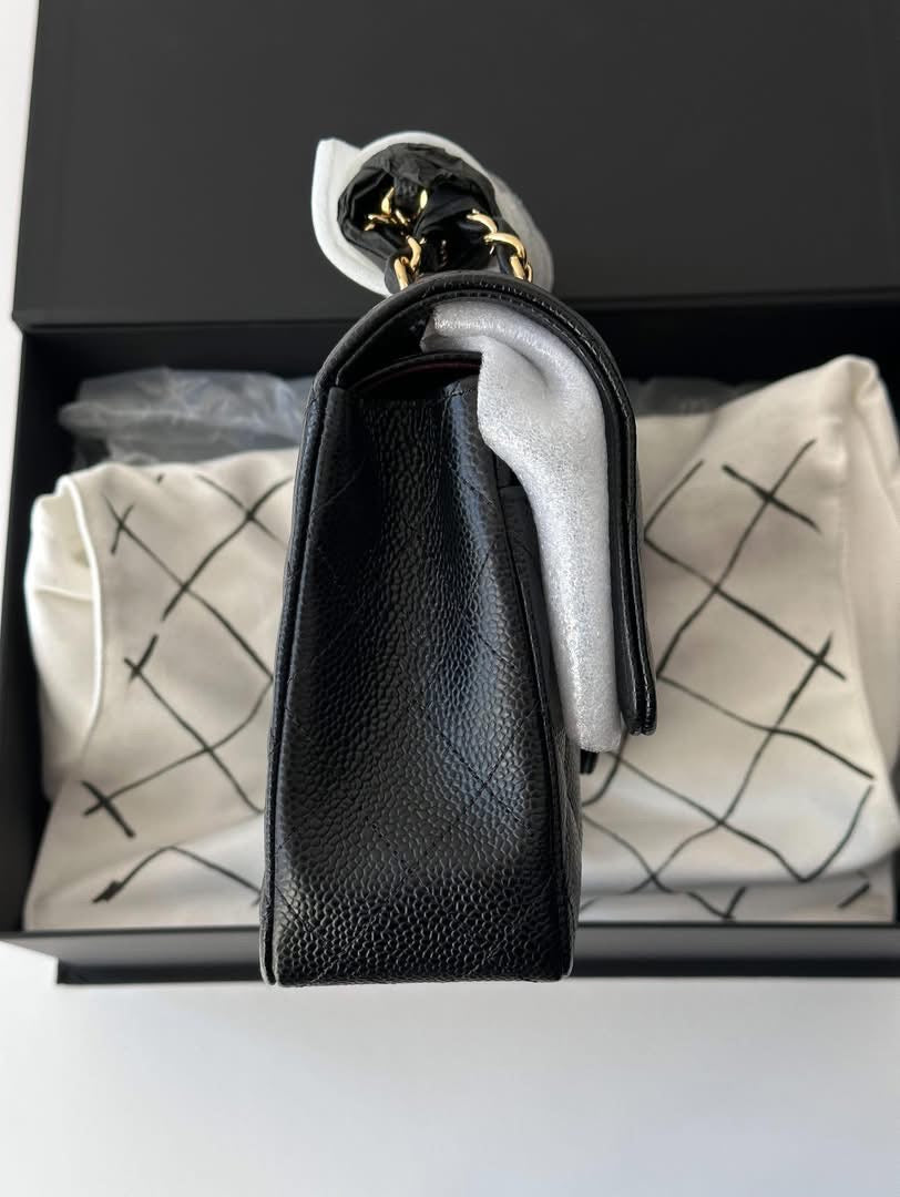 CHANEL Black Classic Medium GHW