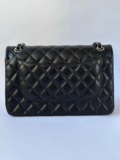 CHANEL Black Jumbo Doubleflap