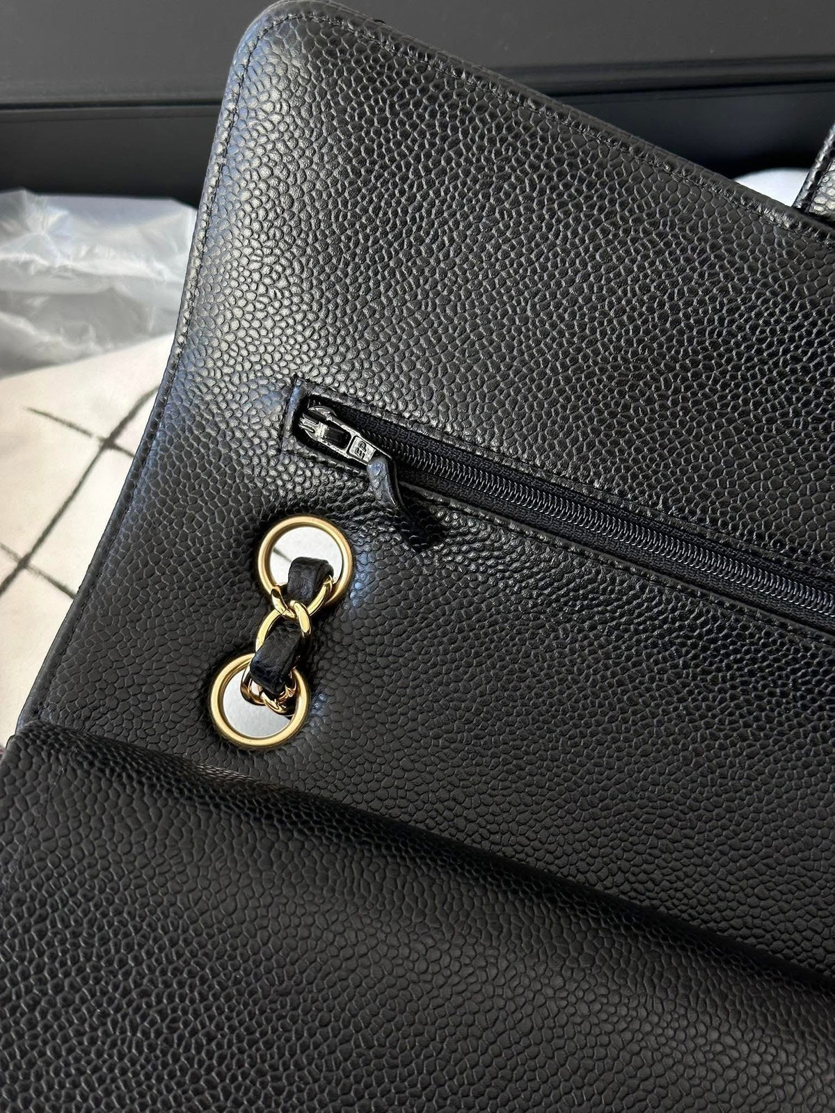 CHANEL Black Classic Medium GHW