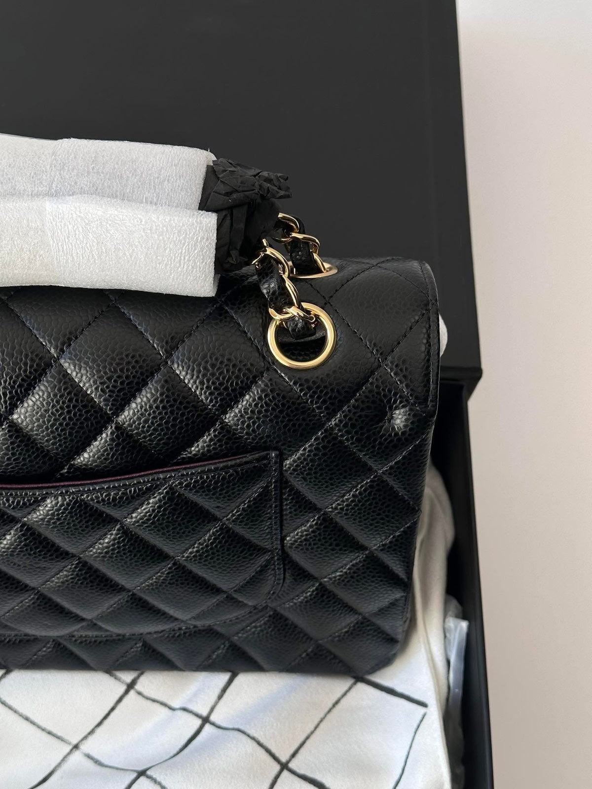 CHANEL Black Classic Medium GHW