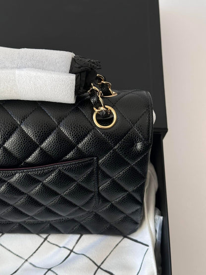 CHANEL Black Classic Medium GHW