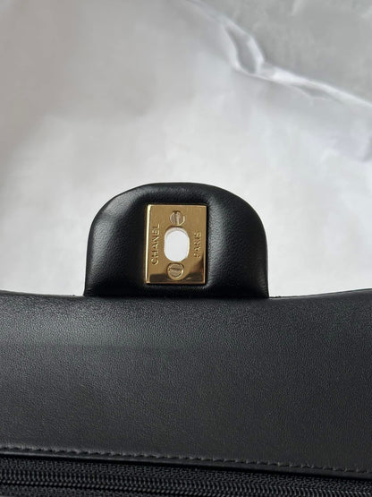 CHANEL Black Medium GHW